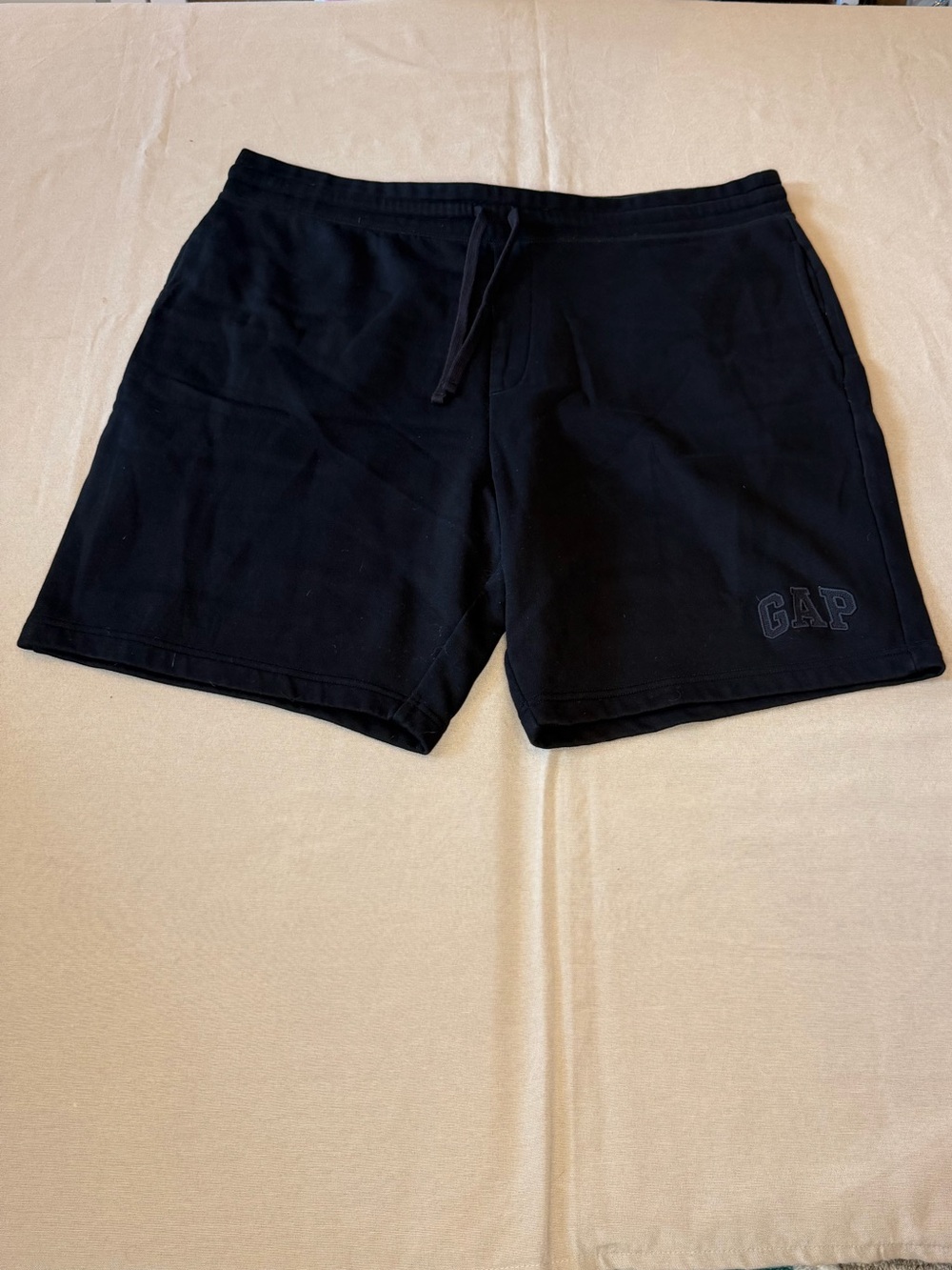 GAP Men's Black Casual Drawstring Hybrid SweatShorts